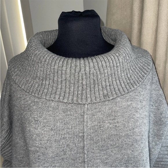 Moth Anthropologie Sweater poncho size S gray Cowl Neck Oversized  Short Sleeve - Picture 2 of 8